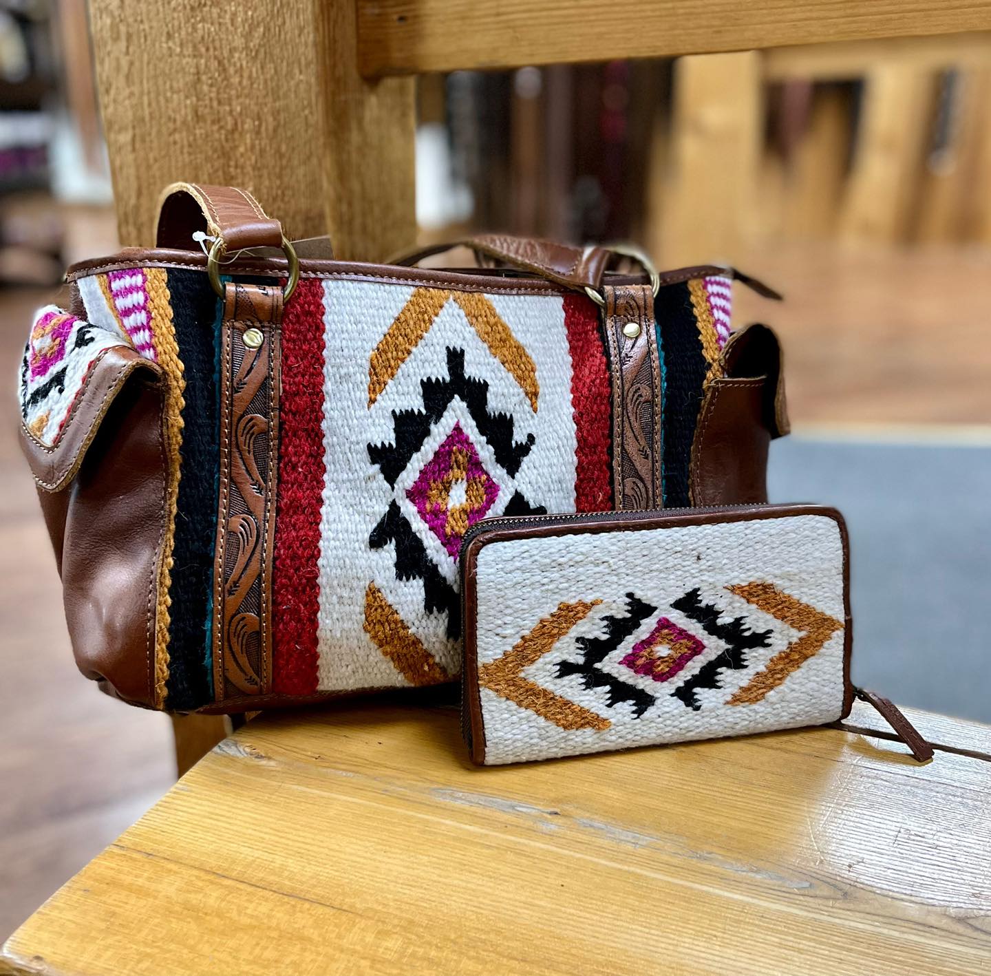 Western Clothing Store, Accessories | Dubuque, IA | Longhorn Saddlery ...